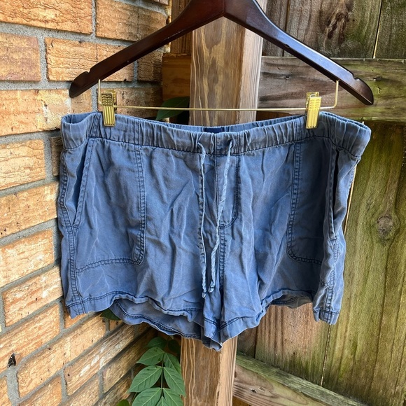 2 Pack GAP Gray/Blue Cargo Shorts with Relaxed Fit - Picture 4 of 7